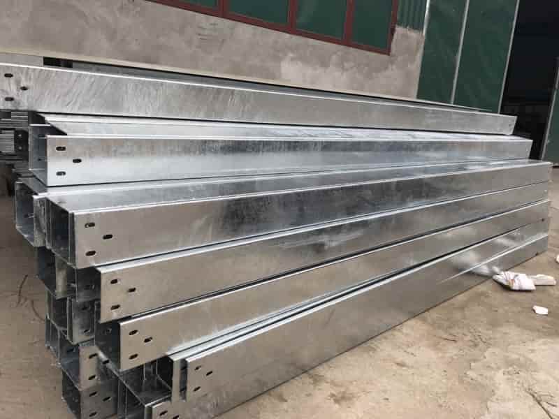 Thang máng cáp mạ kẽm nhúng nóng